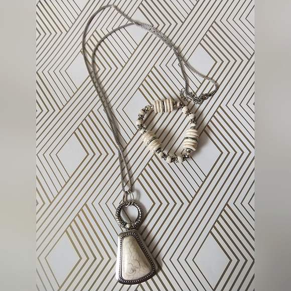 Long Marbled Necklace and Bracelet Set - Picture 3 of 14